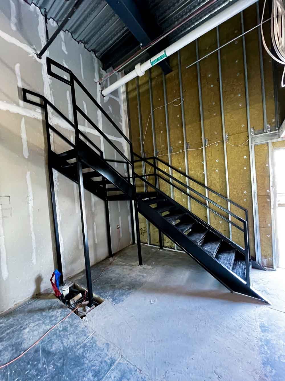 Prefabricated Metal Stairs, Customizable Steel Staircases